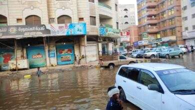 أمطار غزيرة تغرق شوارع عدن والجهات المعنية مطالبة بالتحرك الفوري 1
