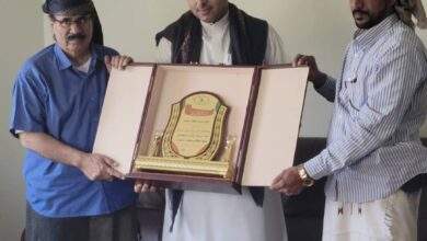 صندوق النظافة والتحسين بالمهرة يكرم وكيل نيابة الغيضة الابتدائية 5