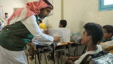 تدشين تسليم الحقيبة والزي المدرسي للأيتام المستفيدين من المشروع 2