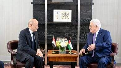 رئيس مجلس القيادة يلتقي الرئيس الفلسطيني للبحث في المستجدات الوطنية والاقليمية 5