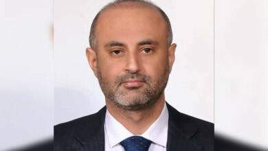 مقتل أكاديمي يمني وأسرته في غارات إسرائيلية استهدفت مبنى سكني 3