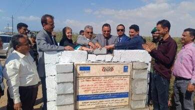 الوزير السقطري يضع حجر الأساس لمشروع بناء مركز الصادرات السمكية بعدن 3