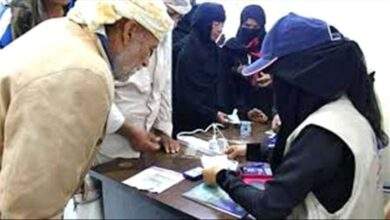 مستفيدون في عدن يحتجون على استبعادهم من قوائم مساعدات الغذاء العالمي 9