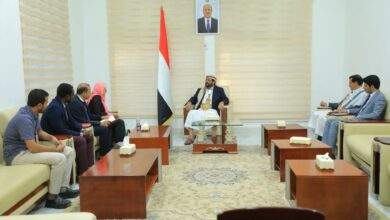 العرادة يناقش مع اللجنة الدولية للصليب الأحمر تدخلاتها ومشاريعها الإنسانية في اليمن 4