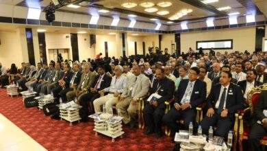 وزير الصحة محافظ حضرموت يدشنان بالمكلا مؤتمراً علمياً دولياً لبحث تحديات وتحسين الرعاية الصحية 4