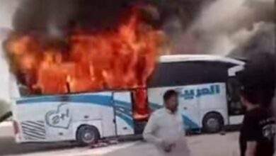 احتراق باص نقل جماعي خلال رحلته إلى اليمن 2