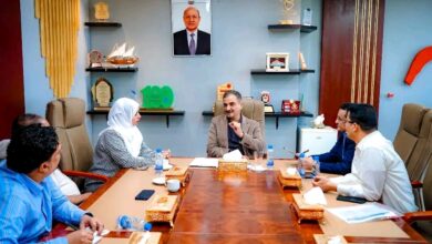 لملس يقود اجتماعاً لتنظيم إدارة مخيمات النازحين وحل تحديات المسوحات 10