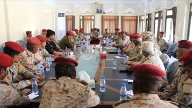 نائب رئيس هيئة الأركان يعقد اجتماعًا في المكلا 6