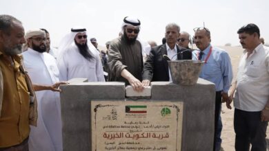 محافظ لحج يضع حجر الأساس لمشروع قرية الكويت السكنية الخيرية للأيتام في تُبَن 2