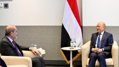 رئيس مجلس القيادة يشيد بالتسهيلات الاردنية للمقيمين والوافدين اليمنيين 1