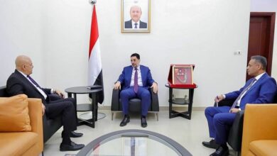رئيس الوزراء يوجه بمضاعفة الجهود لتنفيذ الخطط والمشاريع بمحافظة تعز 4