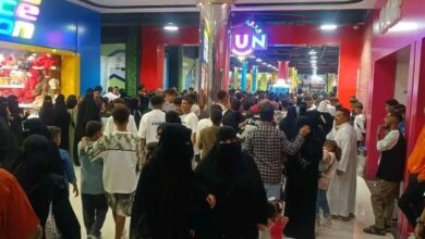 حشود غير مسبوقة في عدن مول ثاني أيام العيد.. ما السر؟ 1