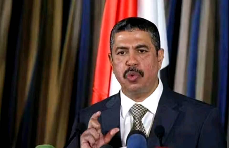 بحاح بعد استقالة بن مبارك: تغيير الأشخاص لا يصنع دولة!