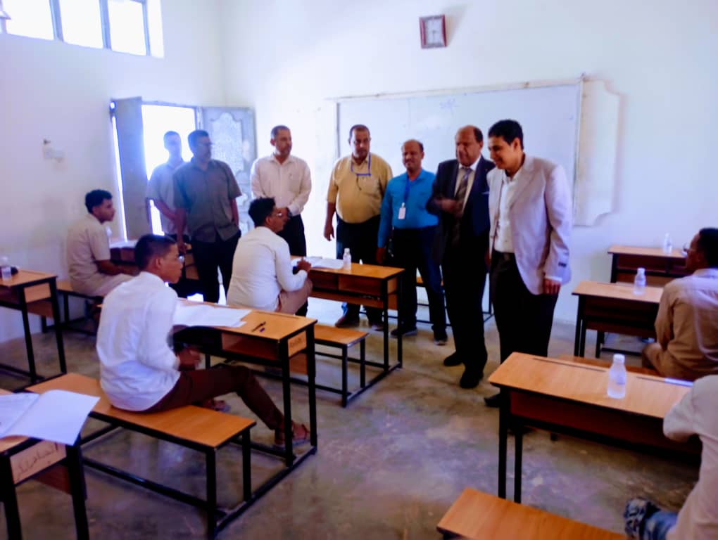 لجنة الإشراف المركزي لإمتحانات الثانوية العامة تزور عدد من المراكز الامتحانية بمديرتي سيؤن وشبام
