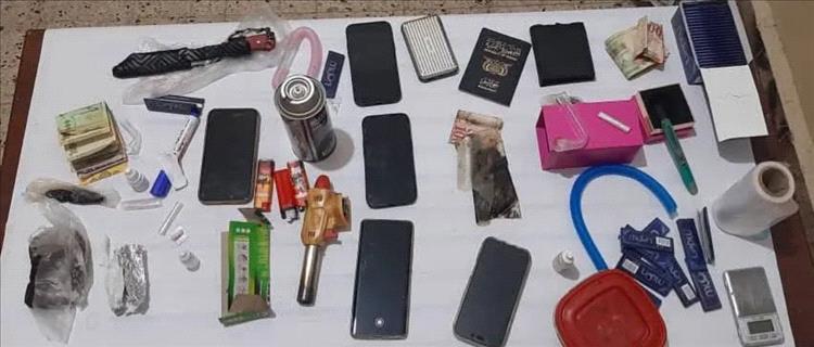 سقوط شبكة الشبو في المكلا.. مروجون بقبضة الأمن داخل فندق وعزبة شبابية