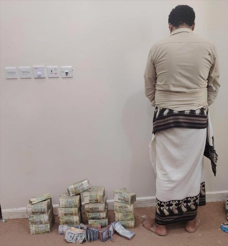 شرطة شبوة تنجح في تحرير عدد من المخطوفين من الجنسية الإثيوبية وتلقي القبض على الخاطفين وتضبط مبالغ مالية كبيرة