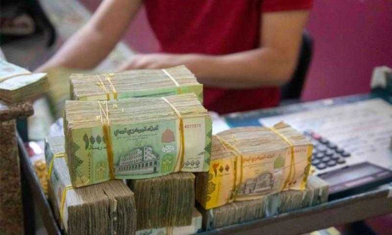 تفاوت في أسعار صرف العملات بين عدن وصنعاء اليوم الإثنين 12 مارس 2025