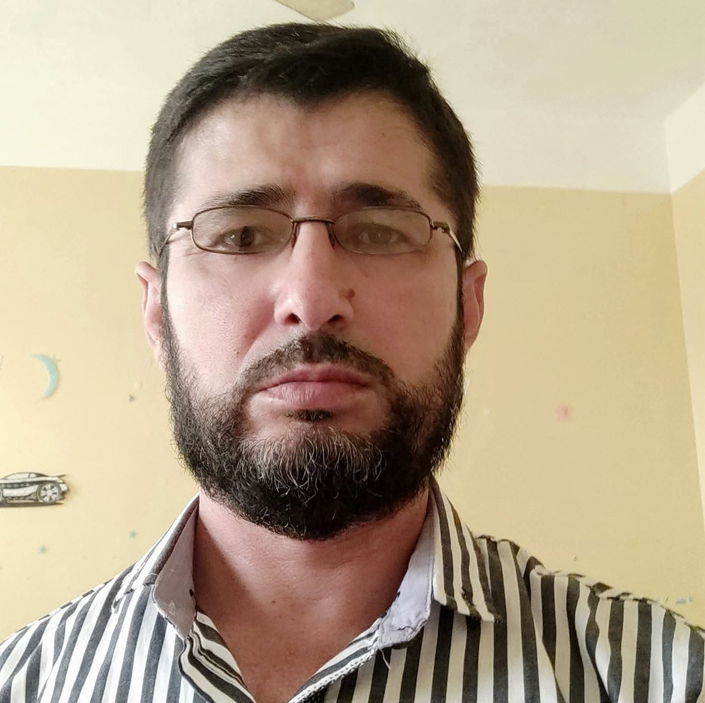 تحرك رسمي يخفف معاناة طبيب أجنبي في مستشفى الرازي بأبين