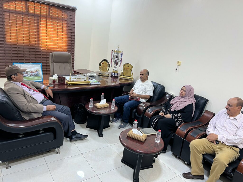 ضمن تحقيقاتها في استهداف مطار صنعاء.. اللجنة الوطنية للتحقيق تلتقي رئيس الخطوط الجوية اليمنية