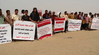 ملاك أراضي غرب بير أحمد ومنهم أسر شهداء يحتجون على مصادرة أراضيهم لمشروع طاقة شمسية 4