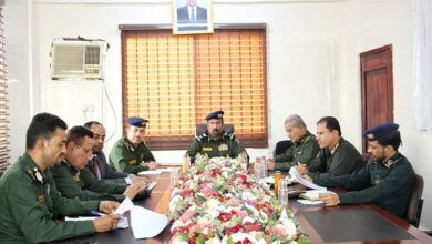 اجتماع بعدن يناقش آليات ربط الجواز بصرف البطاقة الذكية 8