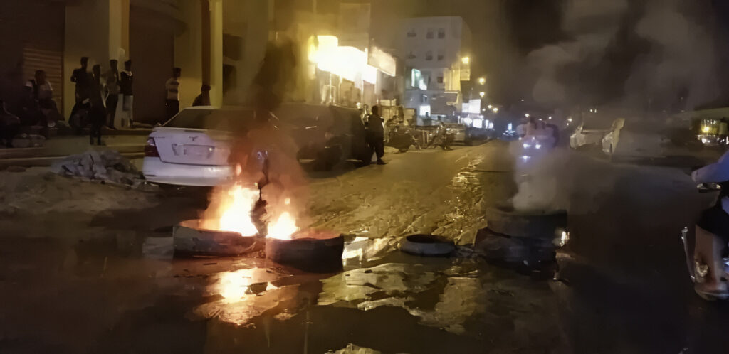 تجدد الاحتجاجات في المكلا مع عودة محافظ حضرموت من السعودية