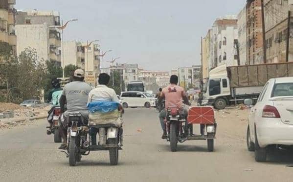 مع تدهور الأوضاع الاقتصادية.. الدراجات النارية تتحول لوسيلة النقل الرئيسة في اليمن