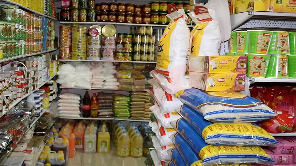 عدن.. انخفاض أسعار السلع الغذائية الأساسية في الأسواق المحلية