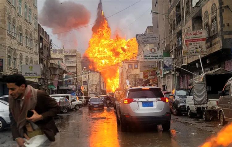 مصادر: الحوثيين تصدر توجيهات لقادتها بمغادرة المنازل والاعتماد على تواصل آمن