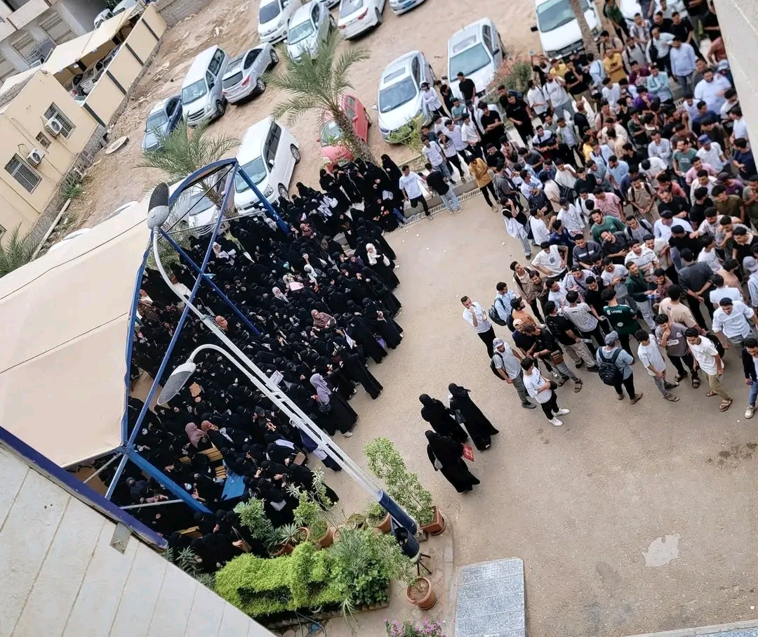 إضراب طلاب جامعة العلوم والتكنولوجيا في عدن احتجاجاً على رفع الرسوم السنوية
