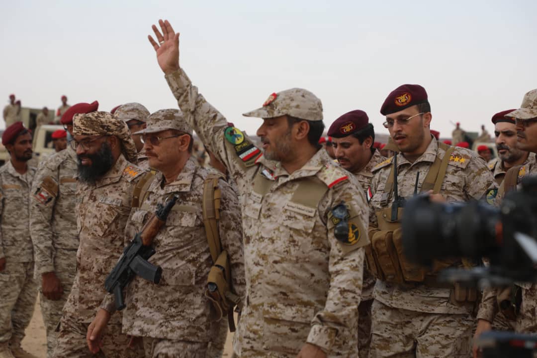 رئيس هيئة الأركان العامة يزور الفرقة الثانية من درع الوطن في حضرموت
