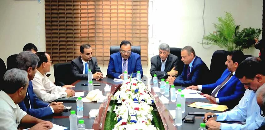 اجتماع موسع في عدن لتفعيل تنظيم وتمويل الواردات وتعزيز الشفافية التجارية