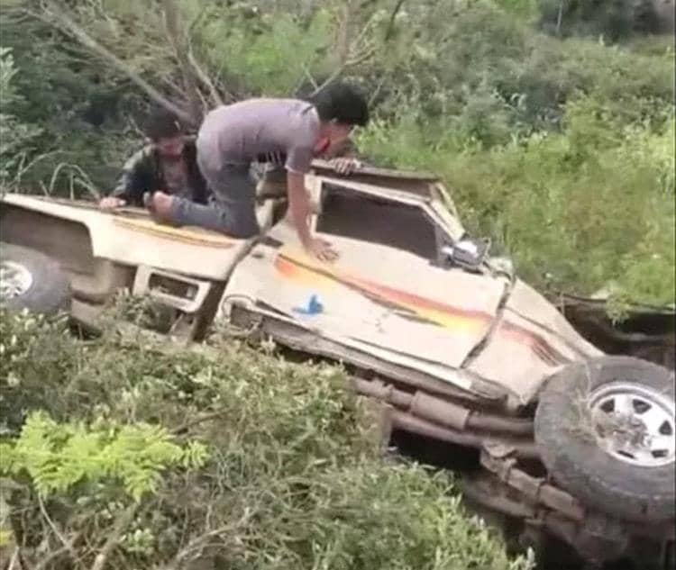 تعز: مصرع أربعة من أسرة واحدة بحادث انقلاب سيارة