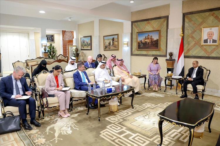 الدول الكبرى تدعم رؤية رئيس الوزراء اليمني بن بريك لتعزيز الاستقرار في عدن