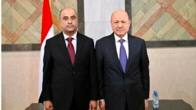 بعد مغادرة العليمي.. مصدر يكشف عن وصول رئيس الوزراء بن بريك إلى عدن اليوم 4