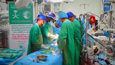 فريق طبي تطوعي يجري 43 عملية قلب مفتوح وقساطر بمدينة المكلا 3