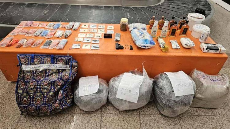 مطار سيئون ينجح في إحباط تهريب وضبط مطلوبين أمنيين