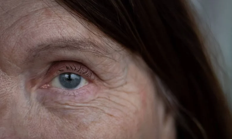 اكتشاف ثوري: علاج جديد يوقف تدهور البصر لدى كبار السن! 2