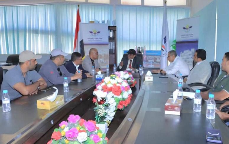 رئيس هيئة الطيران يطلع على سير العمل والمشاريع التطويرية في مطار سيئون الدولي 1