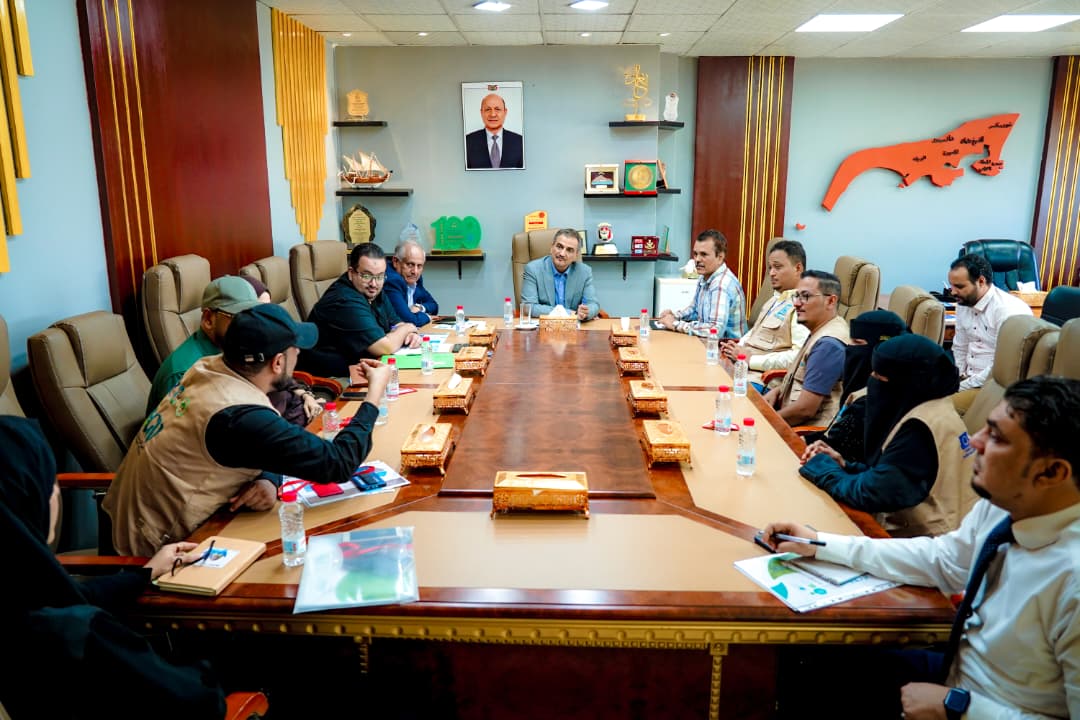 وزير الدولة محافظ عدن يؤكد أهمية توحيد الجهود لحماية البيئة ومواجهة تغيّر المناخ