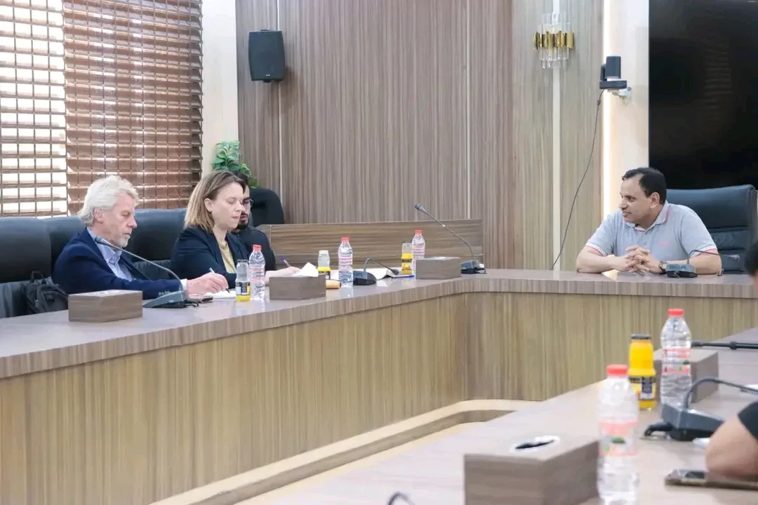 الوزير السقطري يبحث مع الوفد الهولندي تعزيز التعاون في قطاعات الزراعة والمياه والثروة السمكية