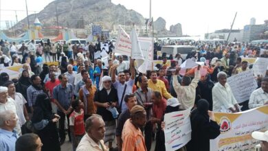 الأزمة تتفاقم: آلاف الأسر في عدن والمحافظات المجاورة تنتظر رواتبها منذ 5 أشهر 3