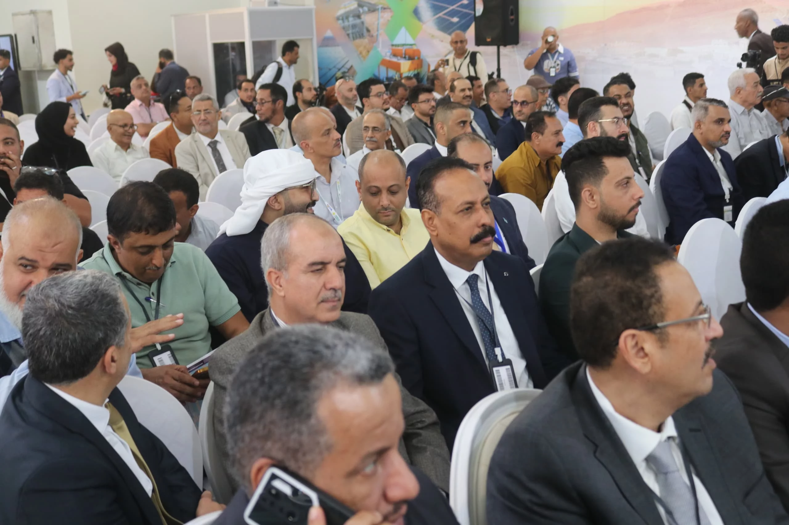 رئيس صندوق صيانة الطرق والجسور يشارك في فعاليات المؤتمر الوطني الأول للطاقة بعدن 1