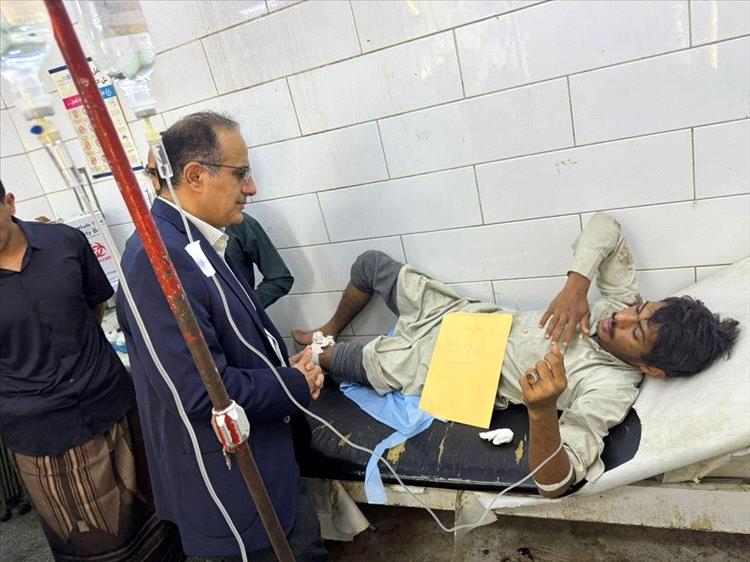 وزير الصحة يطمئن على جرحى حادثة العرقوب 1