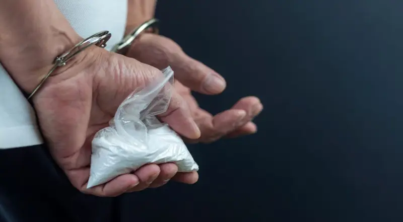 شرطة عدن تضبط متهمين بقضايا ترويج مخدرات 1