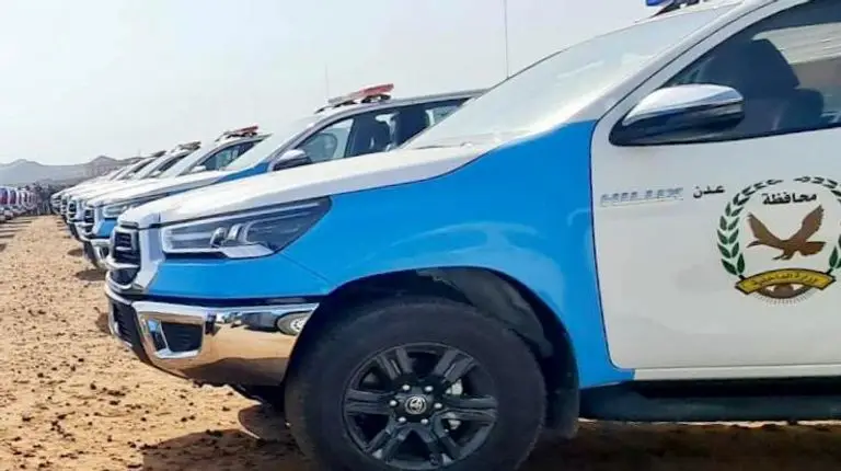 شرطة عدن تفتح تحقيقا في حادث حريق عمد بمخزن لأدوات الطاقة الشمسية 1