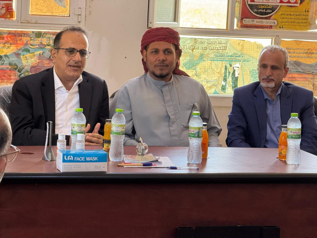 وزير الصحة ومحافظ سقطرى يتفقدان عدداً من المرافق الصحية في مديريتي قلنسية وحديبو 1