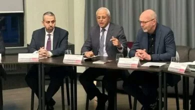 نائب وزير الخارجية يستعرض في حلقة نقاش تطورات الاوضاع باليمن 4