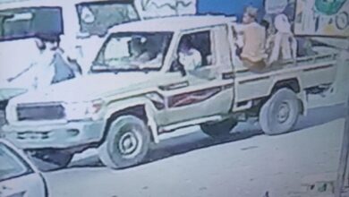 أمن عدن يضبط مجموعة مسلحة أغلقت مدرسة الكويت في منطقة إنماء 2