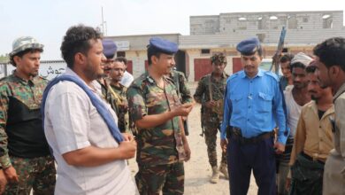 تنظيم حملة مرورية لضبط المخالفات وتعزيز السلامة بمديرية الخوخة 2